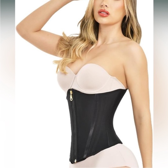 NWOT🖤BLACK CORSET - Picture 5 of 5